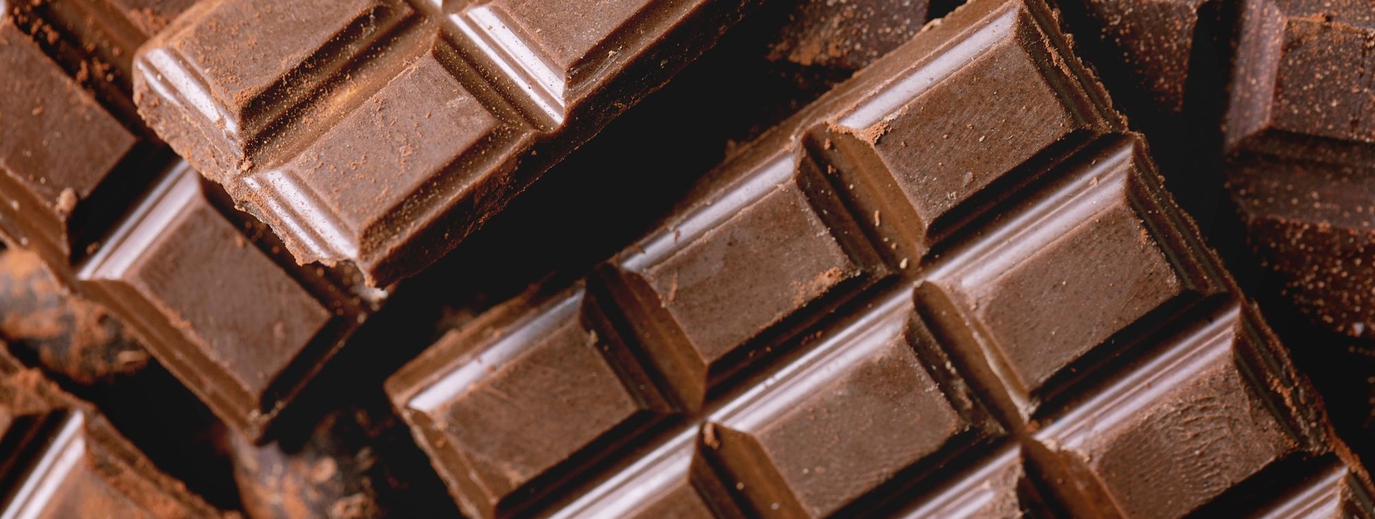 Zoom sur une tablette de chocolat.