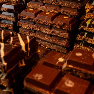 Zoom sur des chocolats haut de gamme.