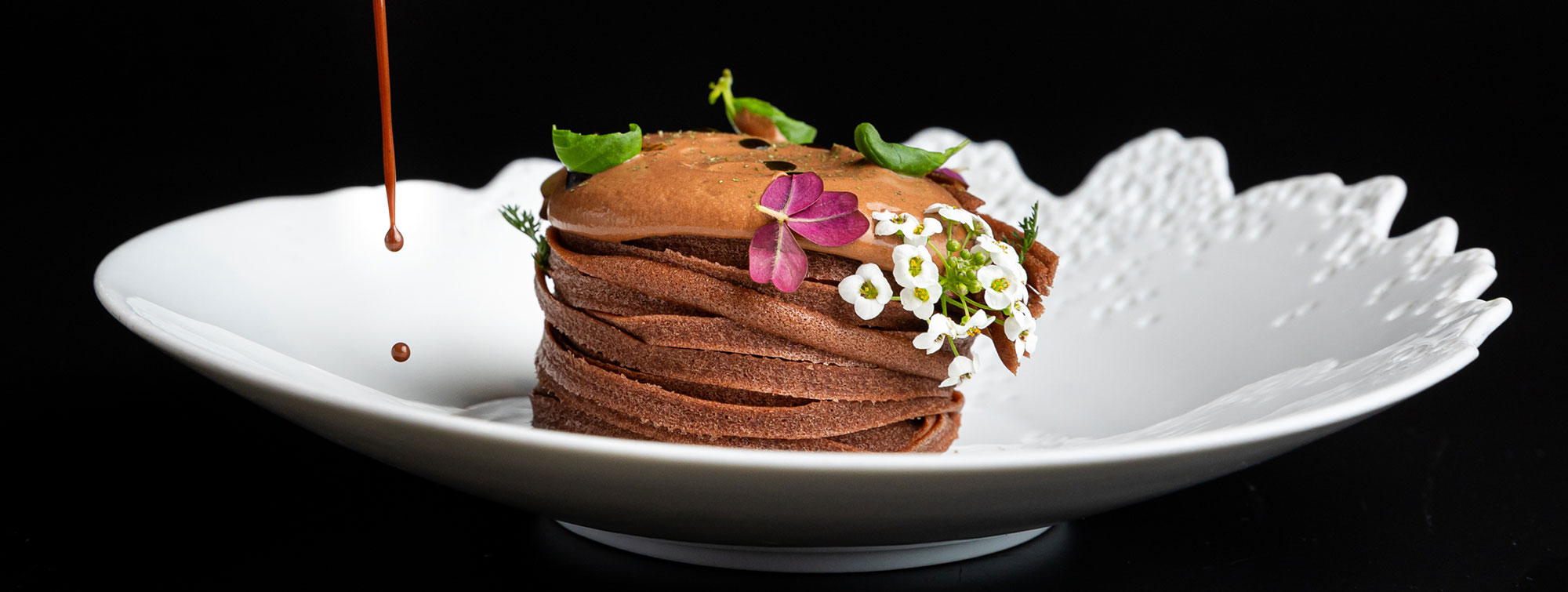 Pâtisserie au chocolat présentée sur le Pastry Show du Salon de Lyon.