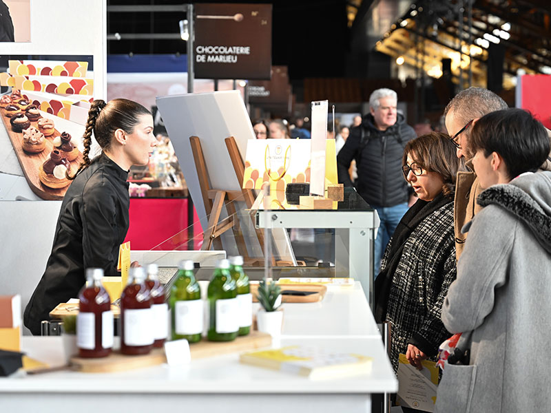 Photo d'exposants sur le Salon du Chocolat de Lyon.