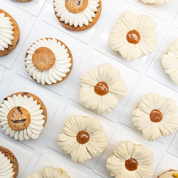 Focus on Nina Métayer's pastries.