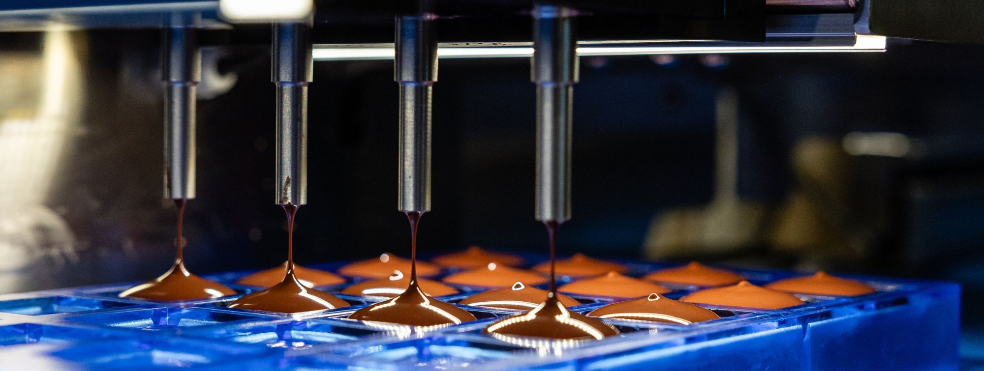 Machine en action pour préparer du chocolat.